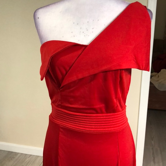 One shoulder high slit gown Fits 6-8 - Picture 6 of 8